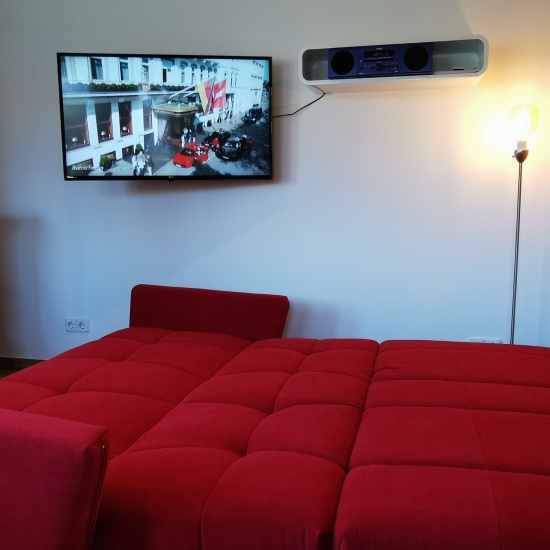 Ferienhaus »Bienenhaus« - Alternative zum Schlafboden: ausziehbare Couch im EG (nur bei Nichtbenutzung des Kamins!)