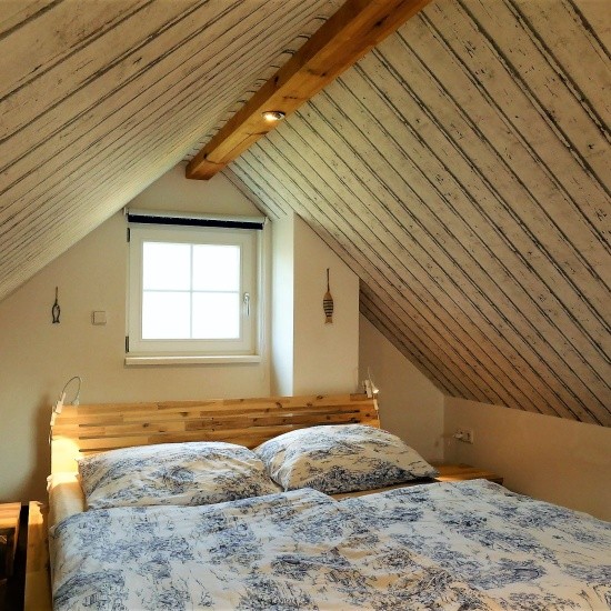 Ferienhaus Â»BienenhausÂ« - Der Schlafboden - er ist recht niedrig.